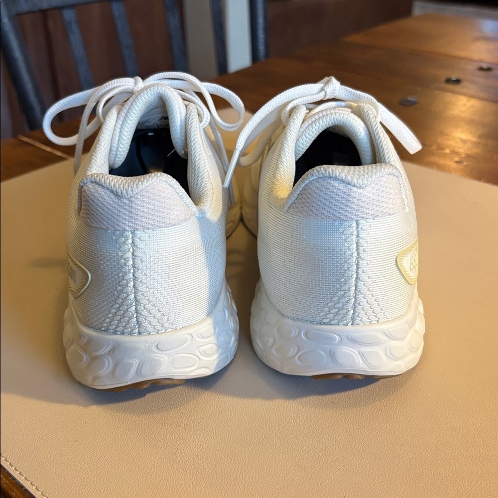 New Balance 680 Women's Shoes. - Picture 4 of 9